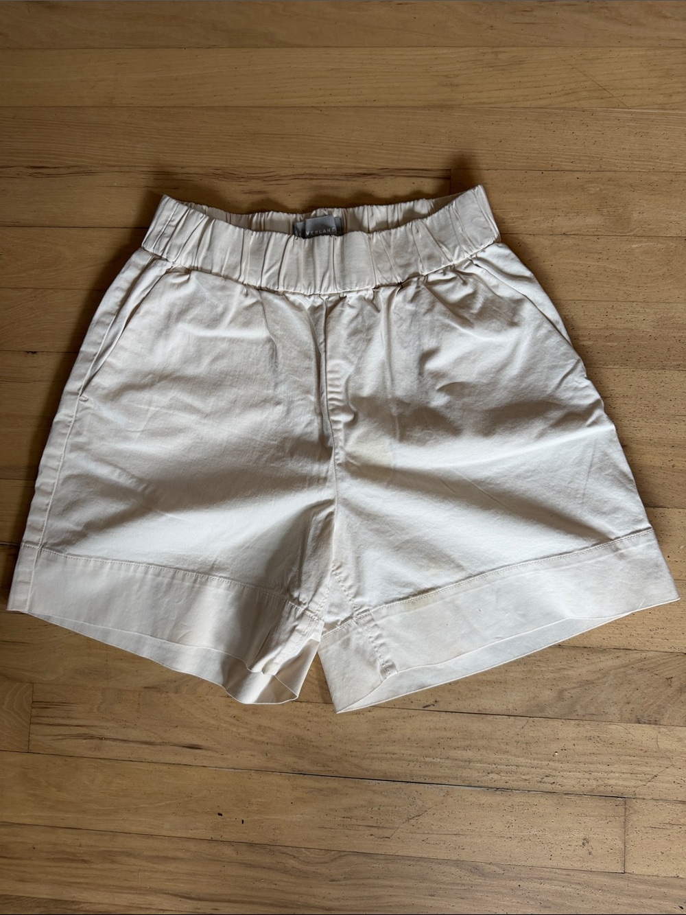Everlane Cream High-Rise Elastic-Waist Shorts